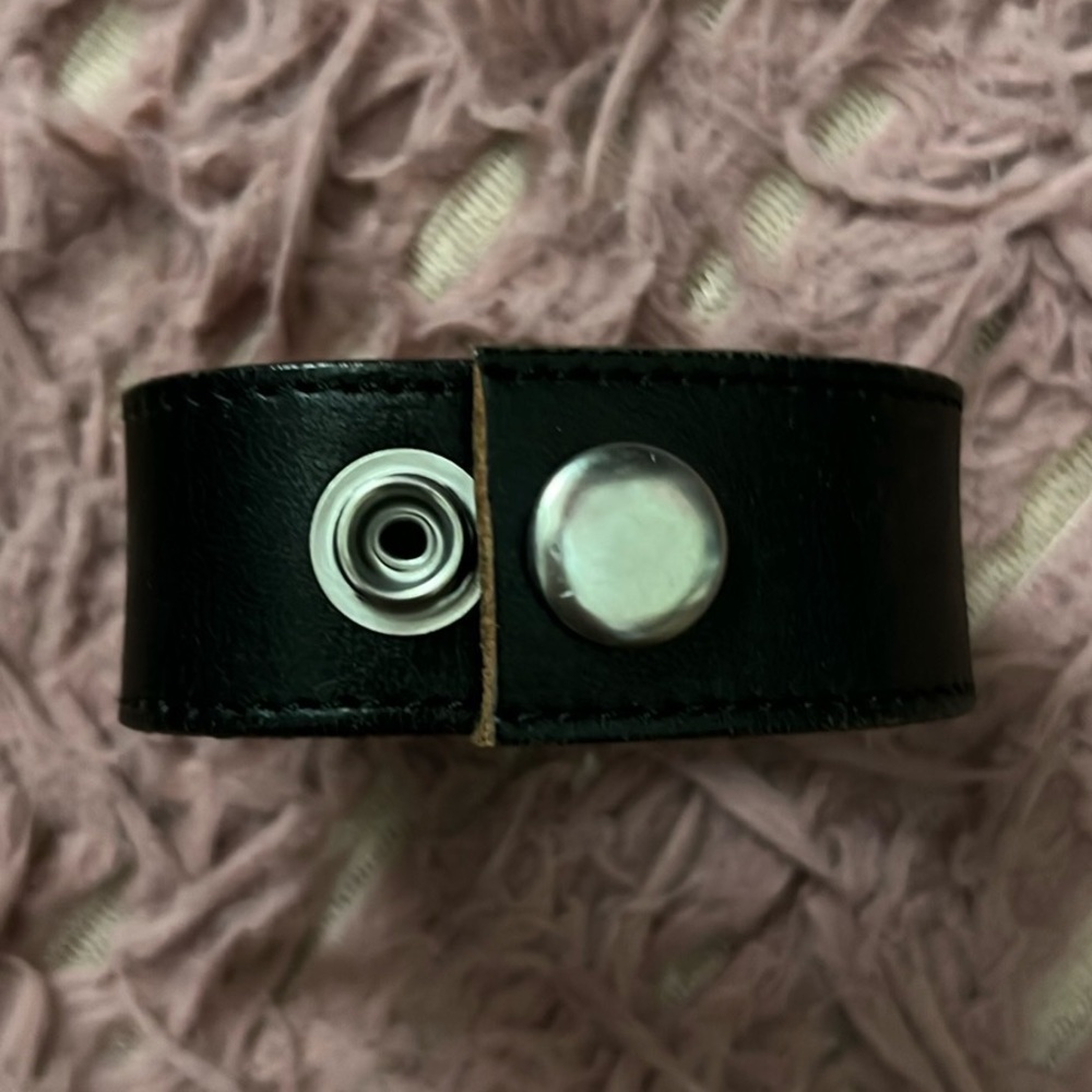 🌟 HOST PICK 🌟 Custom handmade leather cuffs - Picture 5 of 5